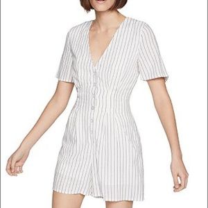 BCBGeneration Off white flutter sleeve Print Romper thin stripe dress